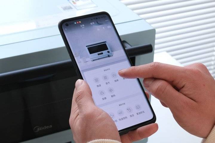 杨丞琳最新活动引领智能生活新潮流，科技新品大放异彩