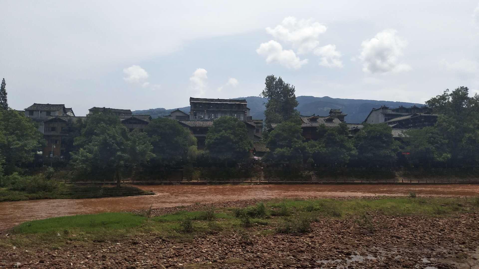 探寻35路最新路线的趣事与情感纽带，温馨相伴，一路同行